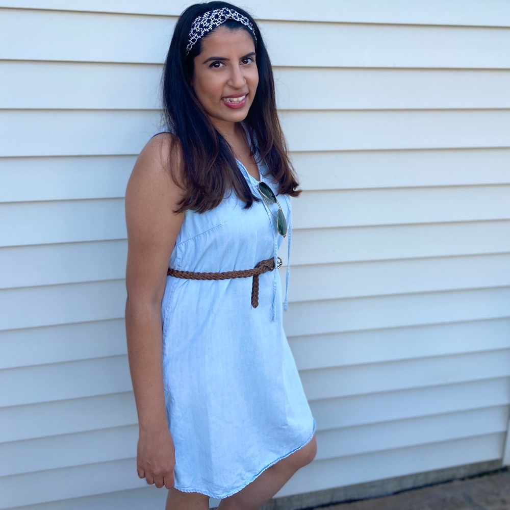 CHAMBRAY SHIFT DRESS IN SIZE SMALL